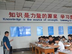 華紡職工學(xué)院:課堂學(xué)國學(xué) 齊誦弟子規(guī)