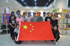 公司干部職工收看國慶閱兵 抒發感懷