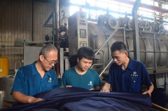 特整丙班氣流機組:三人七個機臺,班產三萬五